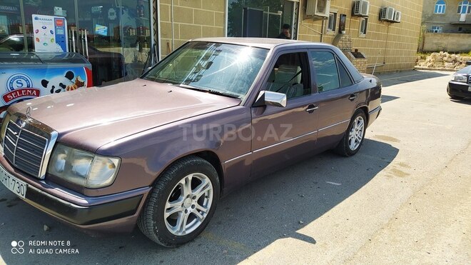 Mercedes E 250 1992, 200,000 km - 2.5 l - Bakı