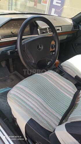 Mercedes E 250 1992, 200,000 km - 2.5 l - Bakı