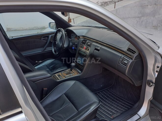 Mercedes E 320 2001, 250,000 km - 3.2 л - Gəncə