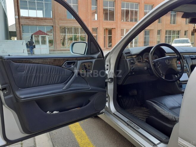 Mercedes E 320 2001, 250,000 km - 3.2 л - Gəncə