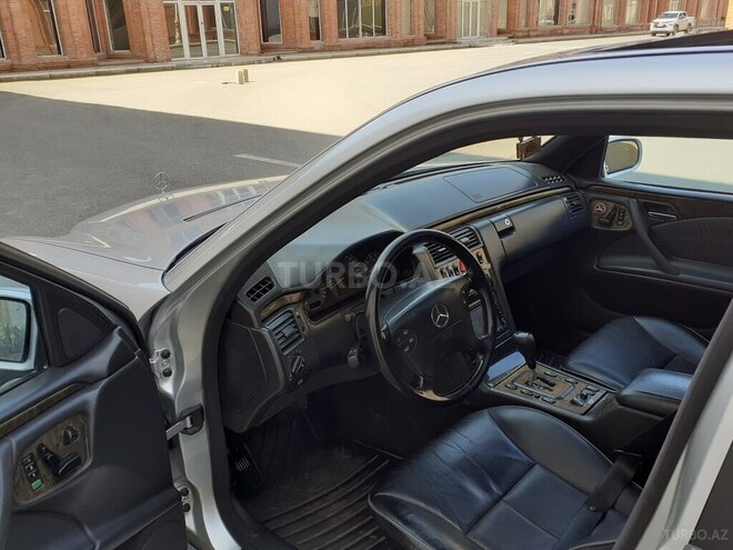 Mercedes E 320 2001, 250,000 km - 3.2 л - Gəncə