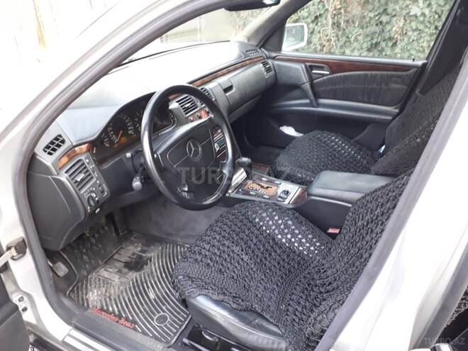 Mercedes E 280 1998, 302,000 km - 2.8 l - Bakı