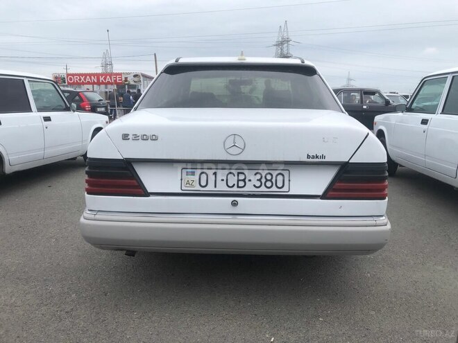 Mercedes E 200 1989, 200,000 km - 2.0 l - Bakı