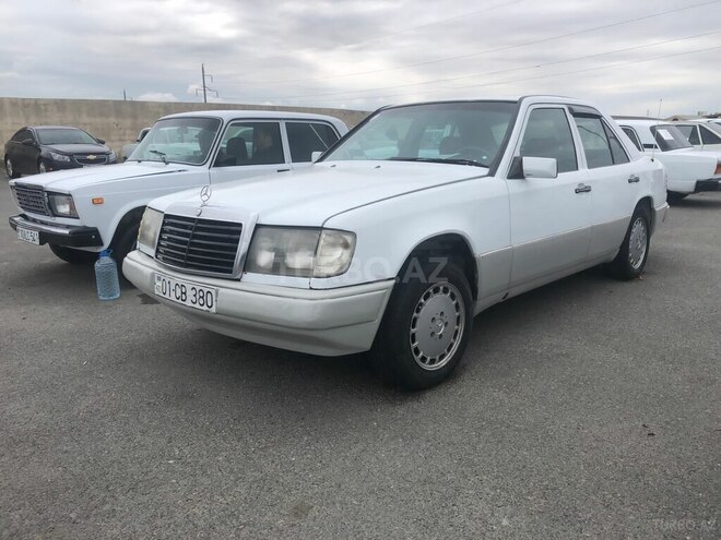 Mercedes E 200 1989, 200,000 km - 2.0 l - Bakı