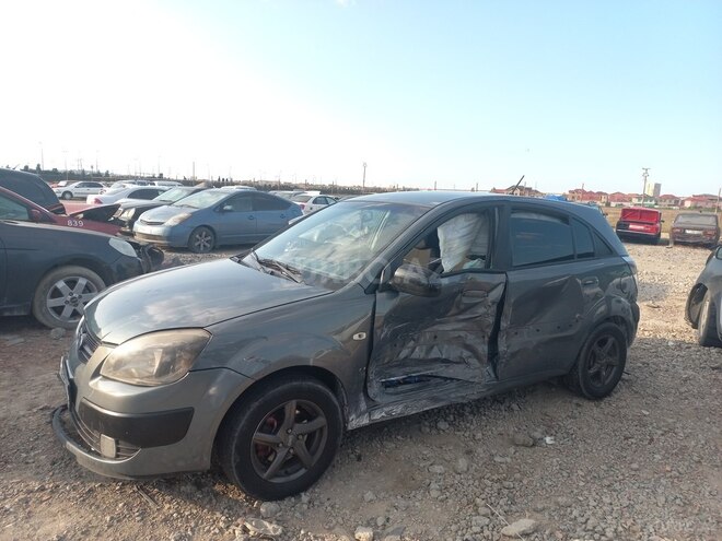 Kia Rio 2006, 240,000 km - 1.4 l - Bakı