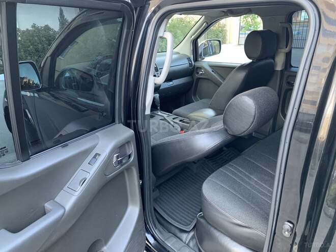Nissan Navara 2014, 158,240 km - 2.5 l - Bakı