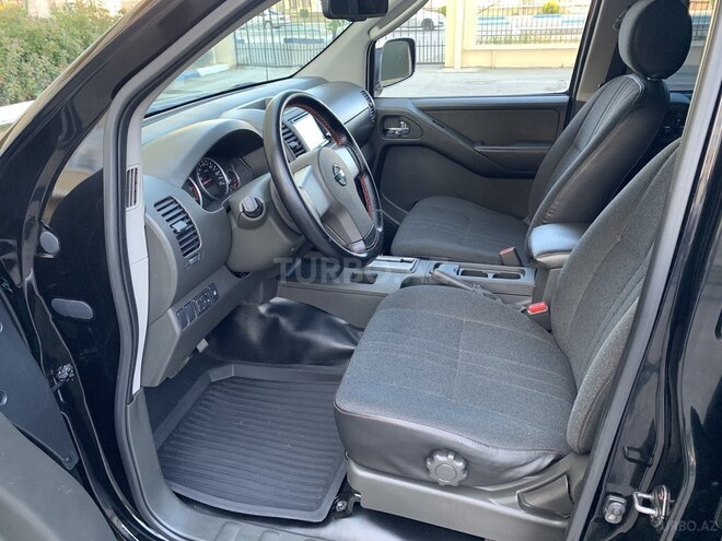 Nissan Navara 2014, 158,240 km - 2.5 l - Bakı