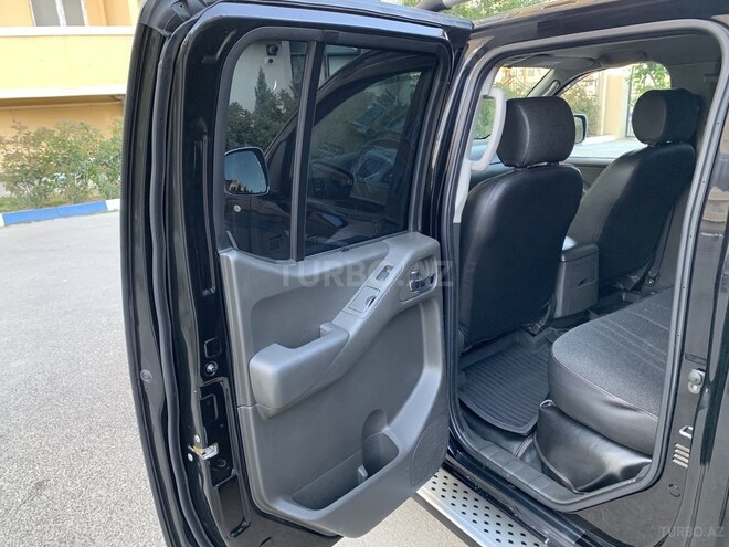 Nissan Navara 2014, 158,240 km - 2.5 l - Bakı