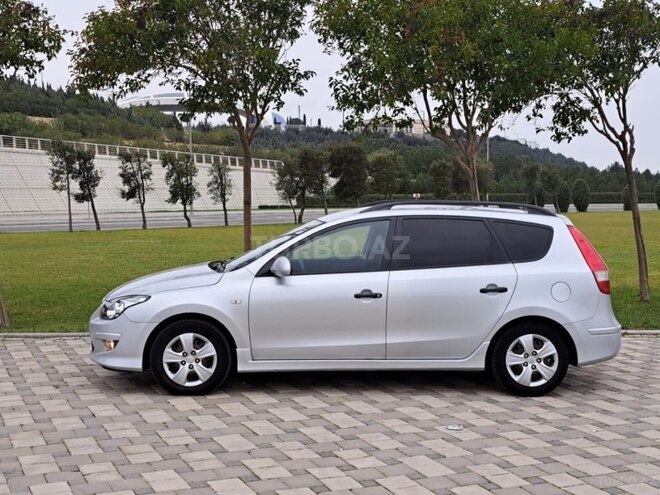 Hyundai i30 2010, 242,500 km - 1.6 л - Bakı