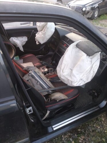 Mercedes C 200 2000, 215,000 km - 2.0 l - Mingəçevir