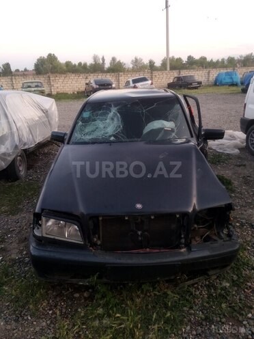 Mercedes C 200 2000, 215,000 km - 2.0 l - Mingəçevir
