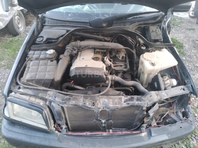 Mercedes C 200 2000, 215,000 km - 2.0 l - Mingəçevir