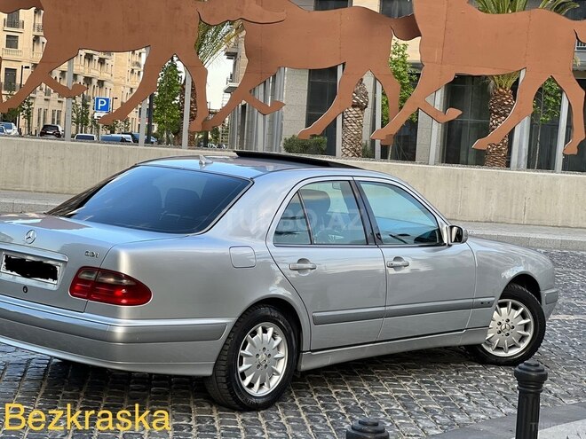 Mercedes E 220 2000, 274,521 km - 2.2 l - Bakı