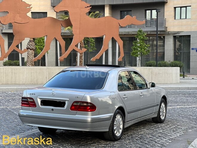 Mercedes E 220 2000, 274,521 km - 2.2 l - Bakı