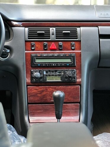 Mercedes E 220 2000, 274,521 km - 2.2 l - Bakı