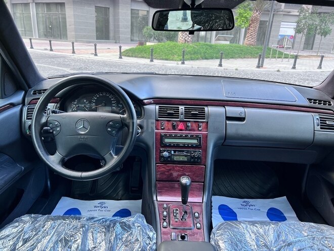 Mercedes E 220 2000, 274,521 km - 2.2 l - Bakı