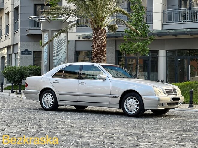 Mercedes E 220 2000, 274,521 km - 2.2 l - Bakı