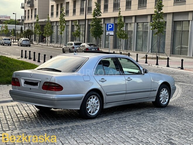 Mercedes E 220 2000, 274,521 km - 2.2 l - Bakı