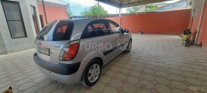 Kia Rio 2005, 249,000 km - 1.5 л - Qazax