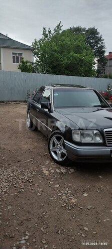 Mercedes E 220 1993, 520,000 km - 2.2 l - Masallı