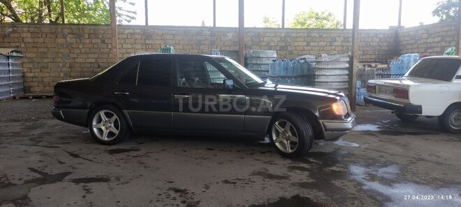 Mercedes E 220 1993, 520,000 km - 2.2 l - Masallı