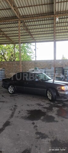 Mercedes E 220 1993, 520,000 km - 2.2 l - Masallı