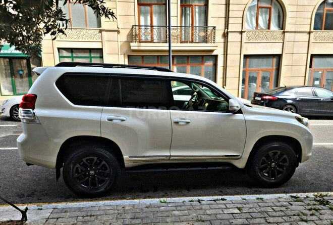 Toyota Prado 2012, 270,000 km - 3.0 l - Bakı