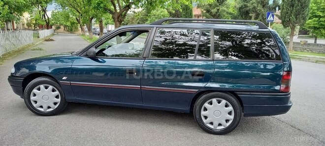Opel Astra 1994, 265,880 km - 1.6 l - Şəki
