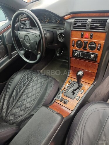 Mercedes E 230 1997, 355,230 km - 2.3 л - Bərdə