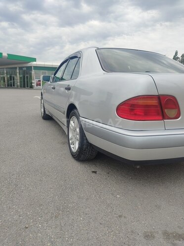 Mercedes E 230 1997, 355,230 km - 2.3 л - Bərdə