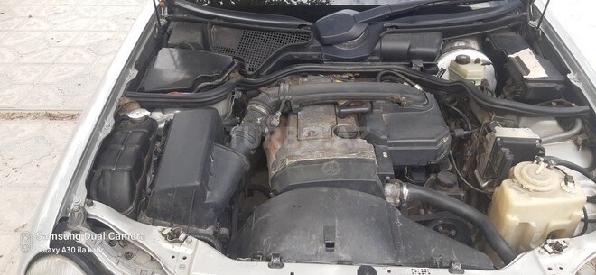 Mercedes E 230 1995, 400,000 km - 2.3 л - Qazax