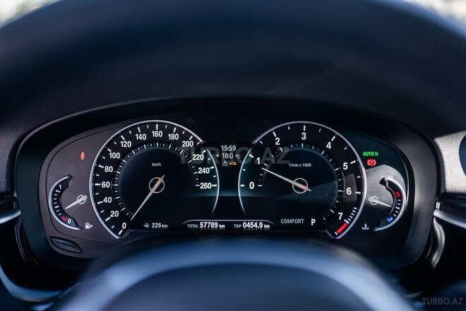 BMW 520 2018, 64,000 km - 2.0 l - Bakı