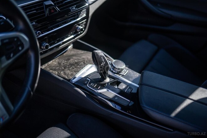 BMW 520 2018, 64,000 km - 2.0 l - Bakı
