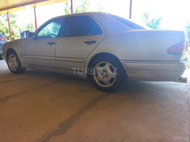 Mercedes E 240 1998, 205,000 km - 2.4 л - Göyçay