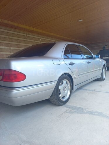 Mercedes E 240 1998, 205,000 km - 2.4 л - Göyçay