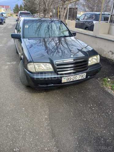Mercedes C 180 1999, 200,000 km - 1.8 l - Qax