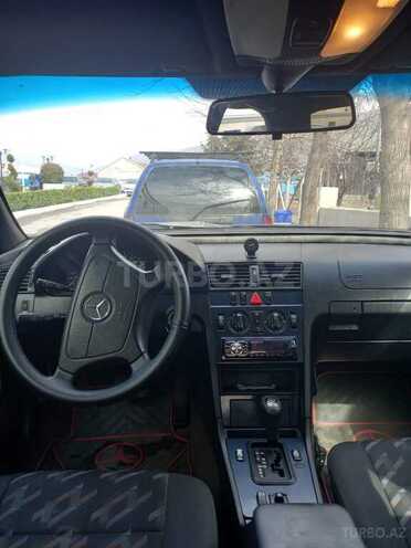 Mercedes C 180 1999, 200,000 km - 1.8 l - Qax