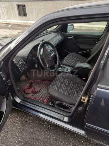 Mercedes C 180 1999, 200,000 km - 1.8 l - Qax