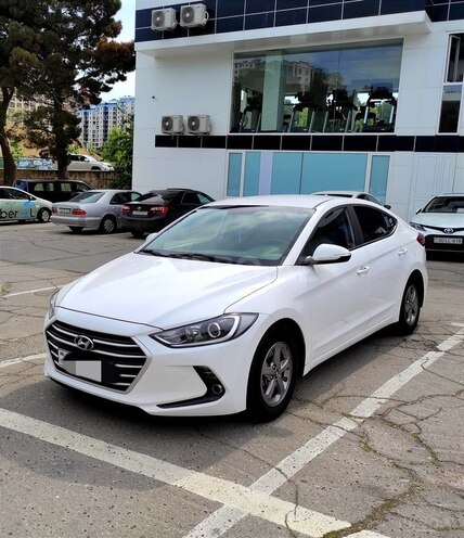 Hyundai Elantra 2017, 33,500 km - 1.6 l - Bakı