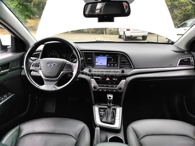 Hyundai Elantra 2017, 33,500 km - 1.6 l - Bakı