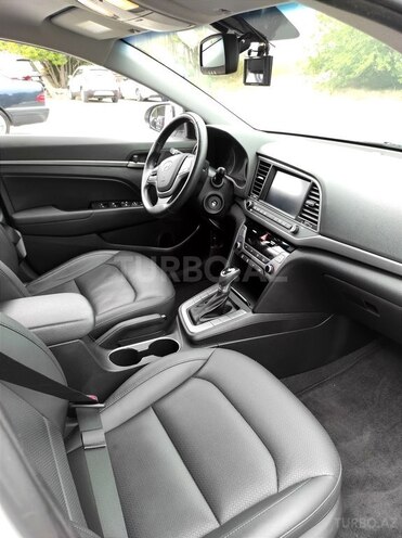 Hyundai Elantra 2017, 33,500 km - 1.6 l - Bakı