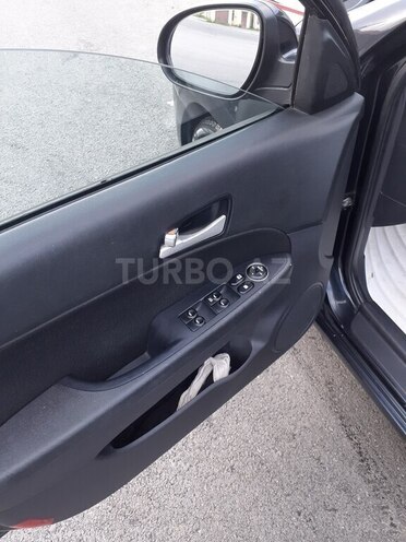 Hyundai i30 2009, 189,000 km - 1.4 л - Quba