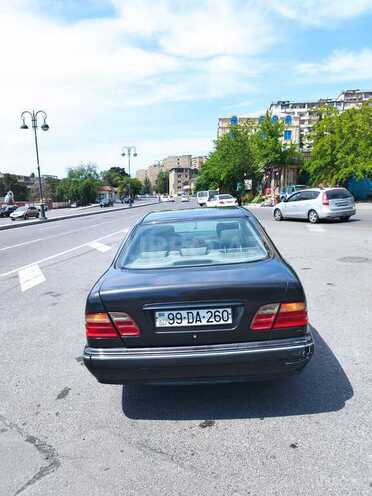 Mercedes E 240 1999, 312,000 km - 2.4 l - Bakı