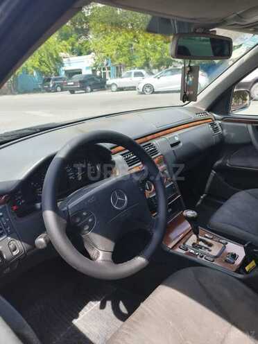 Mercedes E 240 1999, 312,000 km - 2.4 l - Bakı