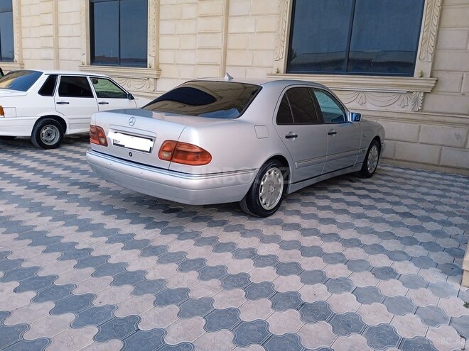 Mercedes E 220 1999, 39,485 km - 2.2 l - Bərdə