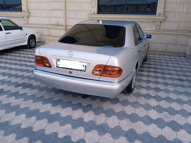 Mercedes E 220 1999, 39,485 km - 2.2 l - Bərdə