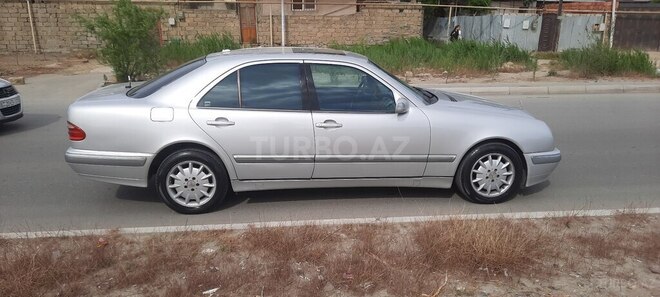 Mercedes E 220 2001, 371,073 km - 2.2 l - Bakı