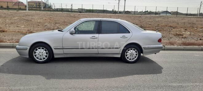 Mercedes E 220 2001, 371,073 km - 2.2 l - Bakı