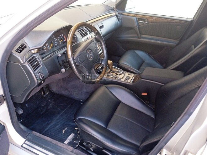 Mercedes E 220 1999, 39,485 km - 2.2 l - Bərdə