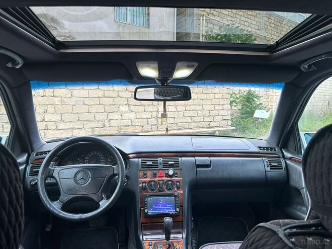 Mercedes E 240 1999, 237,746 km - 2.4 l - Bakı